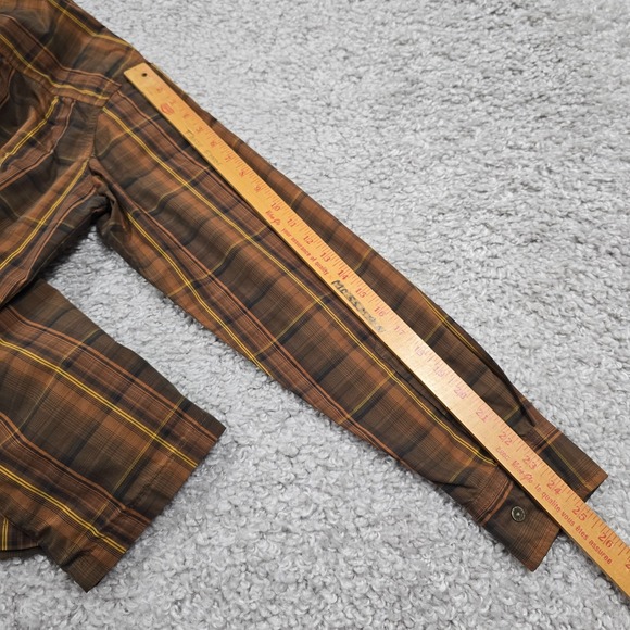 Kuhl Men Plaid Button Up‎ Shirt Size Medium Outdoor Hiking Travel Adventure - Picture 10 of 11
